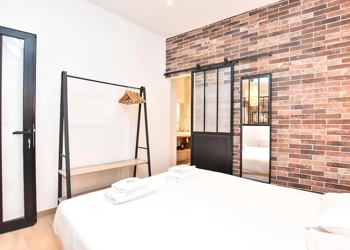 Cmg - Rochechouart Barbes Apartament