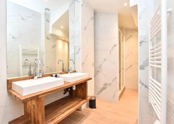 Cmg - Rochechouart Barbes Apartament